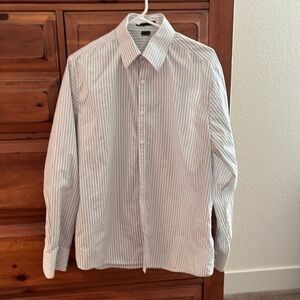 Theory Men’s gray and white long sleeved shirt, size large.